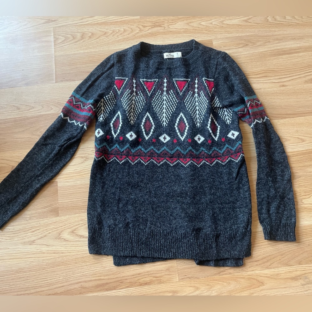 Hollister grey pattern sweater